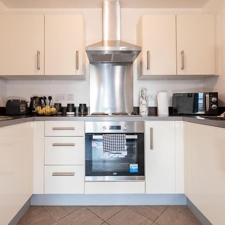 Caliber Stays Birmingham Bliss - Medusa Suite Apartments - Central 2-Bed Retreat - City Attractions, Sleeps 4, Free Netflix, Nearby Parking & Close Proximity - Bullring, Grand Central, The Cube - 5 Minutes Walk Ngoại thất bức ảnh