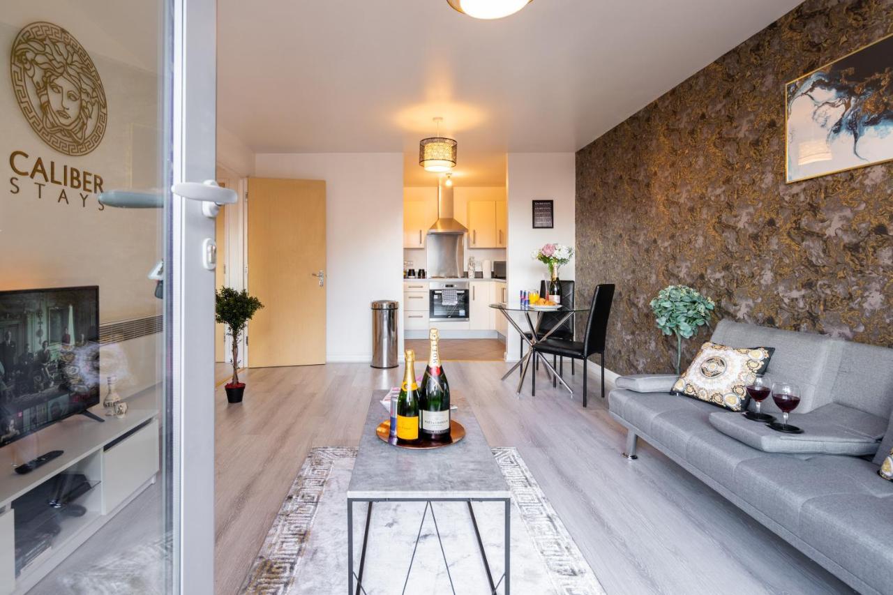 Caliber Stays Birmingham Bliss - Medusa Suite Apartments - Central 2-Bed Retreat - City Attractions, Sleeps 4, Free Netflix, Nearby Parking & Close Proximity - Bullring, Grand Central, The Cube - 5 Minutes Walk Ngoại thất bức ảnh