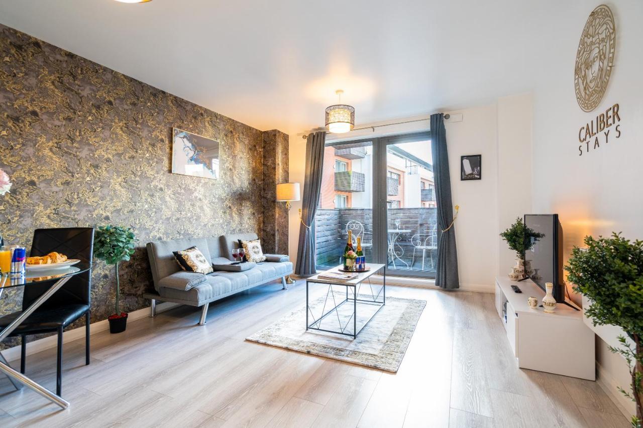 Caliber Stays Birmingham Bliss - Medusa Suite Apartments - Central 2-Bed Retreat - City Attractions, Sleeps 4, Free Netflix, Nearby Parking & Close Proximity - Bullring, Grand Central, The Cube - 5 Minutes Walk Ngoại thất bức ảnh