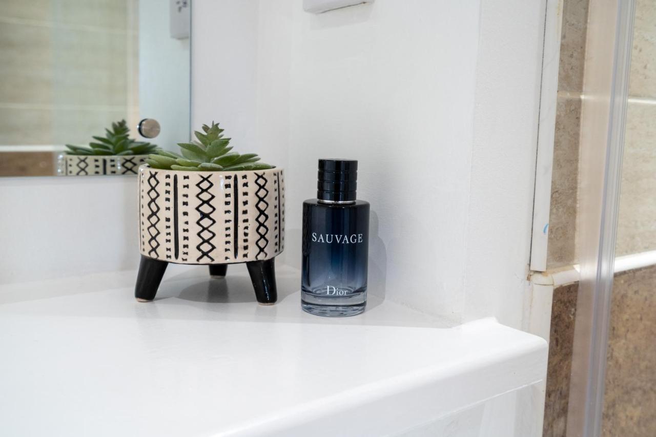 Caliber Stays Birmingham Bliss - Medusa Suite Apartments - Central 2-Bed Retreat - City Attractions, Sleeps 4, Free Netflix, Nearby Parking & Close Proximity - Bullring, Grand Central, The Cube - 5 Minutes Walk Ngoại thất bức ảnh