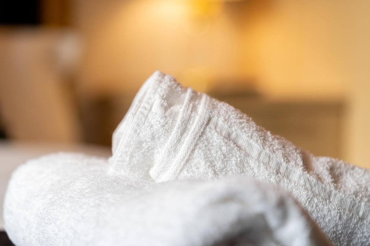 Caliber Stays Birmingham Bliss - Medusa Suite Apartments - Central 2-Bed Retreat - City Attractions, Sleeps 4, Free Netflix, Nearby Parking & Close Proximity - Bullring, Grand Central, The Cube - 5 Minutes Walk Ngoại thất bức ảnh