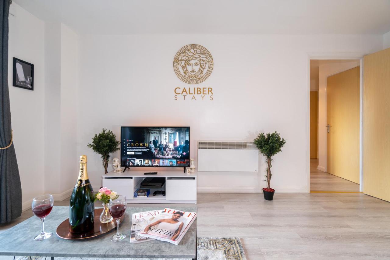 Caliber Stays Birmingham Bliss - Medusa Suite Apartments - Central 2-Bed Retreat - City Attractions, Sleeps 4, Free Netflix, Nearby Parking & Close Proximity - Bullring, Grand Central, The Cube - 5 Minutes Walk Ngoại thất bức ảnh