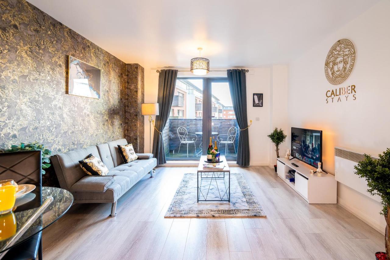 Caliber Stays Birmingham Bliss - Medusa Suite Apartments - Central 2-Bed Retreat - City Attractions, Sleeps 4, Free Netflix, Nearby Parking & Close Proximity - Bullring, Grand Central, The Cube - 5 Minutes Walk Ngoại thất bức ảnh