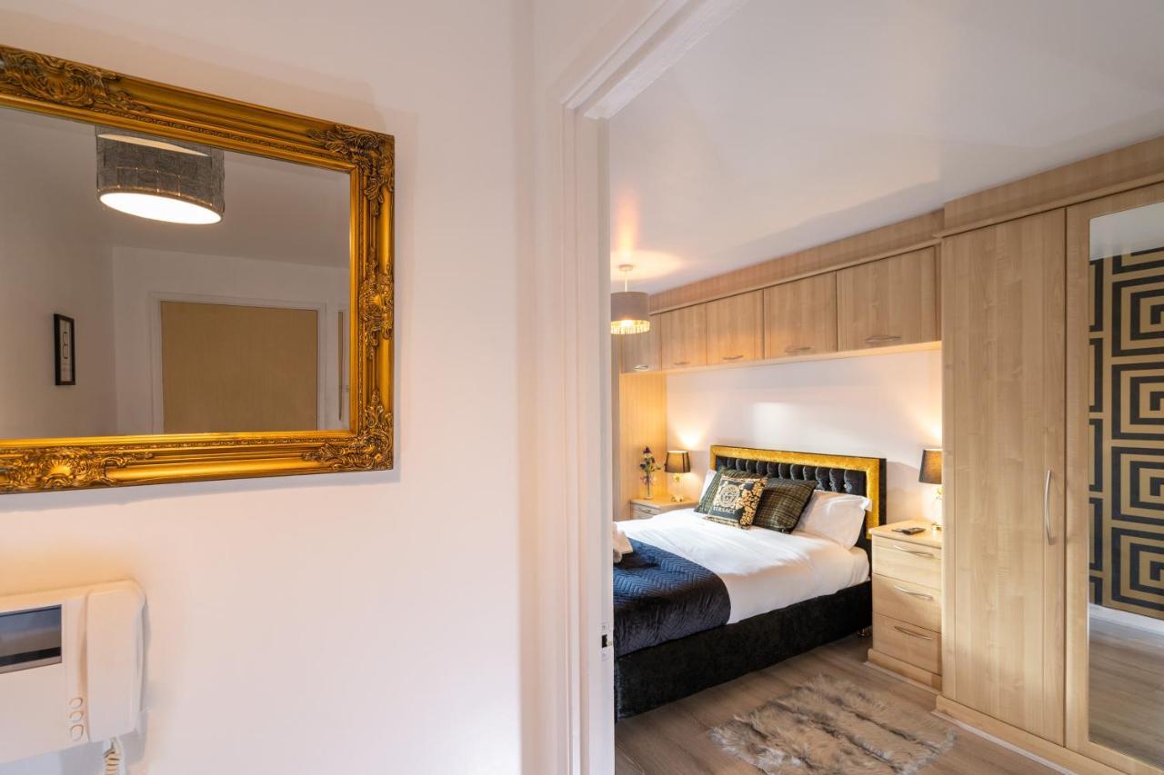 Caliber Stays Birmingham Bliss - Medusa Suite Apartments - Central 2-Bed Retreat - City Attractions, Sleeps 4, Free Netflix, Nearby Parking & Close Proximity - Bullring, Grand Central, The Cube - 5 Minutes Walk Ngoại thất bức ảnh