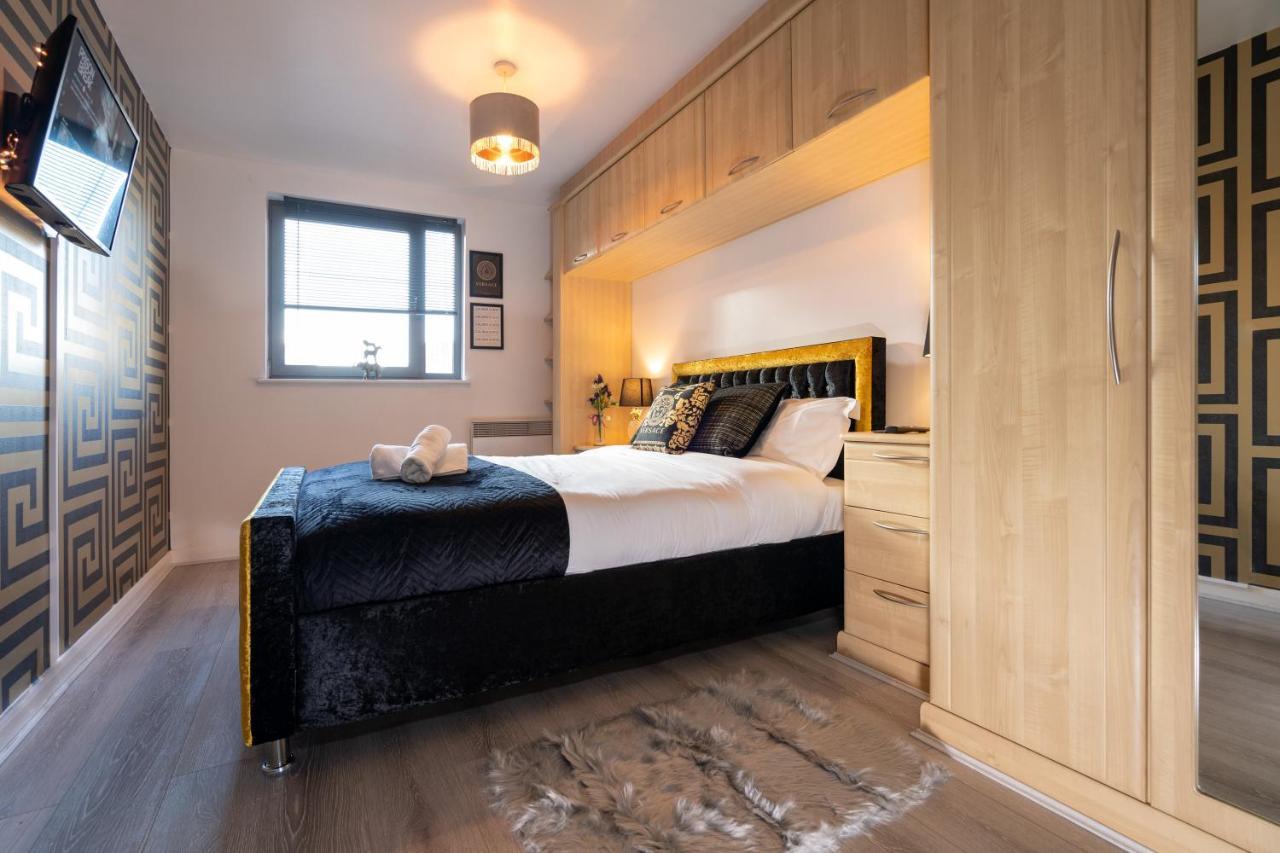 Caliber Stays Birmingham Bliss - Medusa Suite Apartments - Central 2-Bed Retreat - City Attractions, Sleeps 4, Free Netflix, Nearby Parking & Close Proximity - Bullring, Grand Central, The Cube - 5 Minutes Walk Ngoại thất bức ảnh