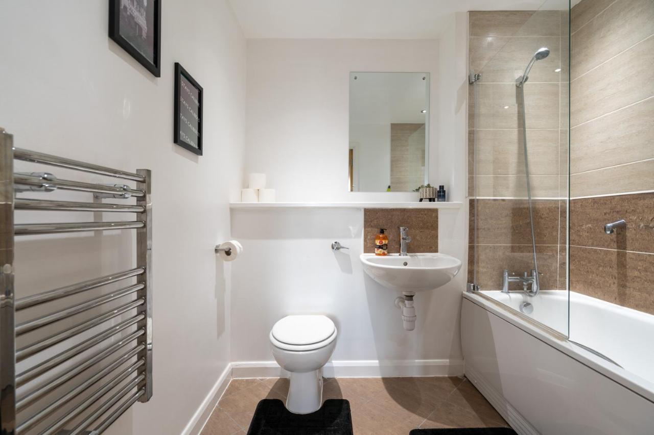 Caliber Stays Birmingham Bliss - Medusa Suite Apartments - Central 2-Bed Retreat - City Attractions, Sleeps 4, Free Netflix, Nearby Parking & Close Proximity - Bullring, Grand Central, The Cube - 5 Minutes Walk Ngoại thất bức ảnh